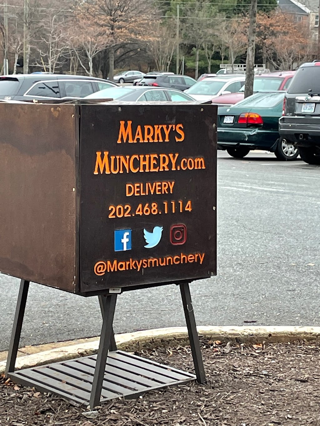 Marky’s Munchery | restaurant | 6555 Little River Turnpike, Alexandria, VA 22312, USA | 2024681114 OR +1 202-468-1114