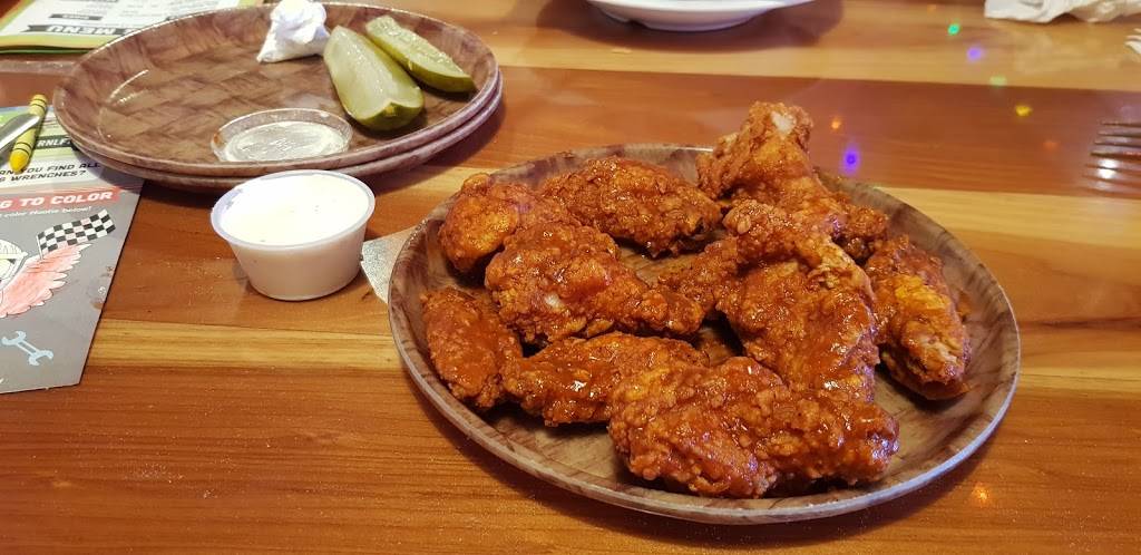 Hooters | meal takeaway | 1600 Estero Blvd, Fort Myers Beach, FL 33931, USA | 2394636033 OR +1 239-463-6033