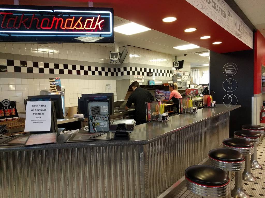 Steak n Shake | restaurant | 9530 Diamond Centre Dr, Mentor, OH 44060, USA | 4406398734 OR +1 440-639-8734