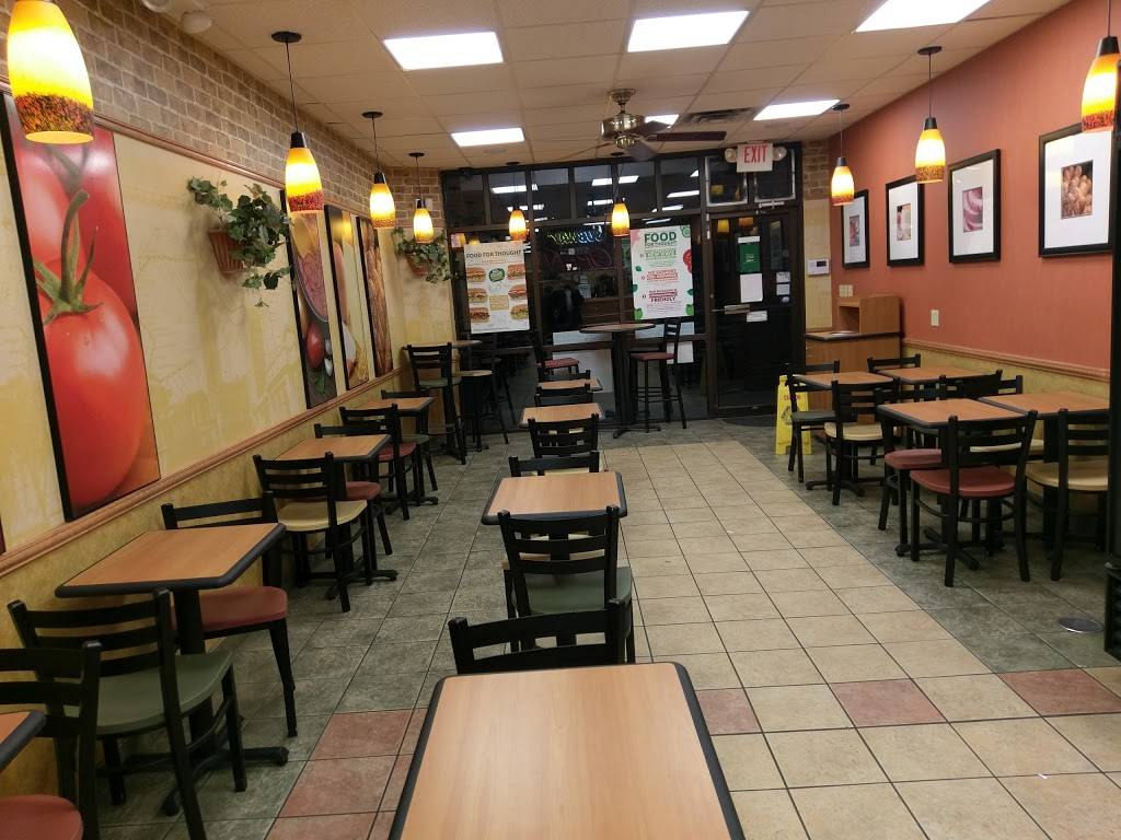 Subway Restaurants | restaurant | 958 Parkway Ave, Ewing Township, NJ 08618, USA | 6096719040 OR +1 609-671-9040