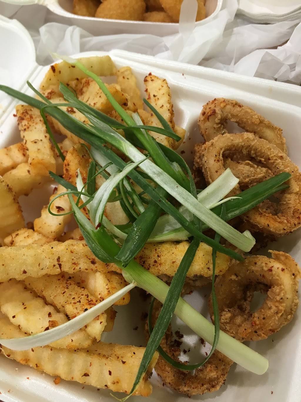 J&J Wings and Seafood | restaurant | 10440 Richmond Ave, Houston, TX 77042, USA | 8327673524 OR +1 832-767-3524