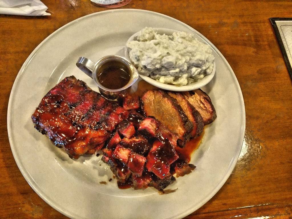 Lucilles Smokehouse Bar-B-Que | restaurant | 23760 El Toro Rd, Lake Forest, CA 92630, USA | 9495817427 OR +1 949-581-7427