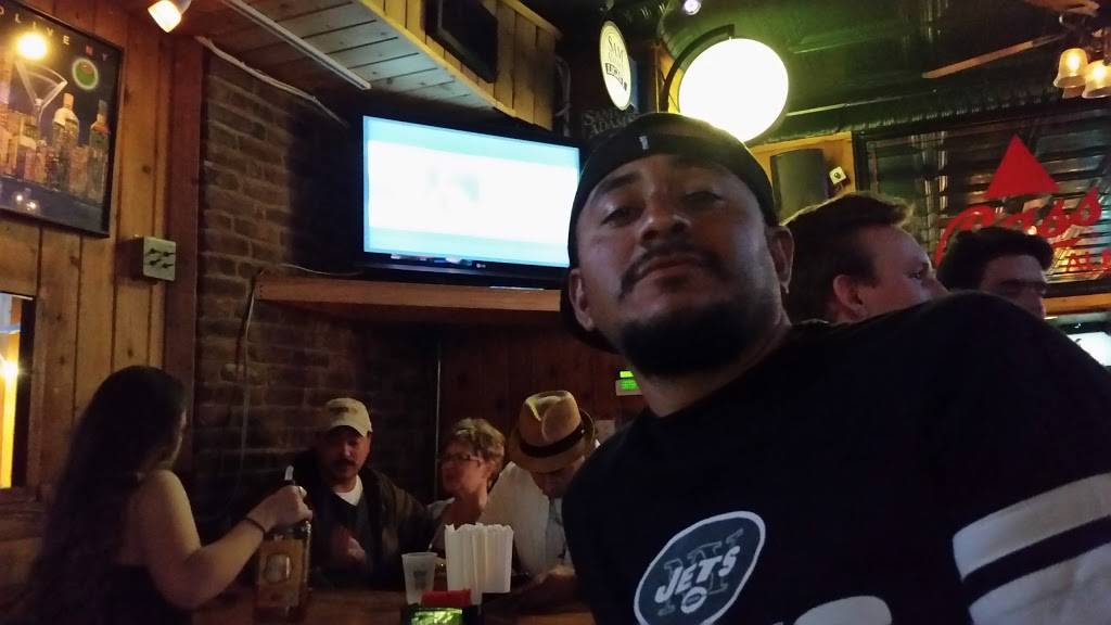 Huntington Village Tavern | restaurant | 378 New York Ave # 1, Huntington, NY 11743, USA | 6312714828 OR +1 631-271-4828