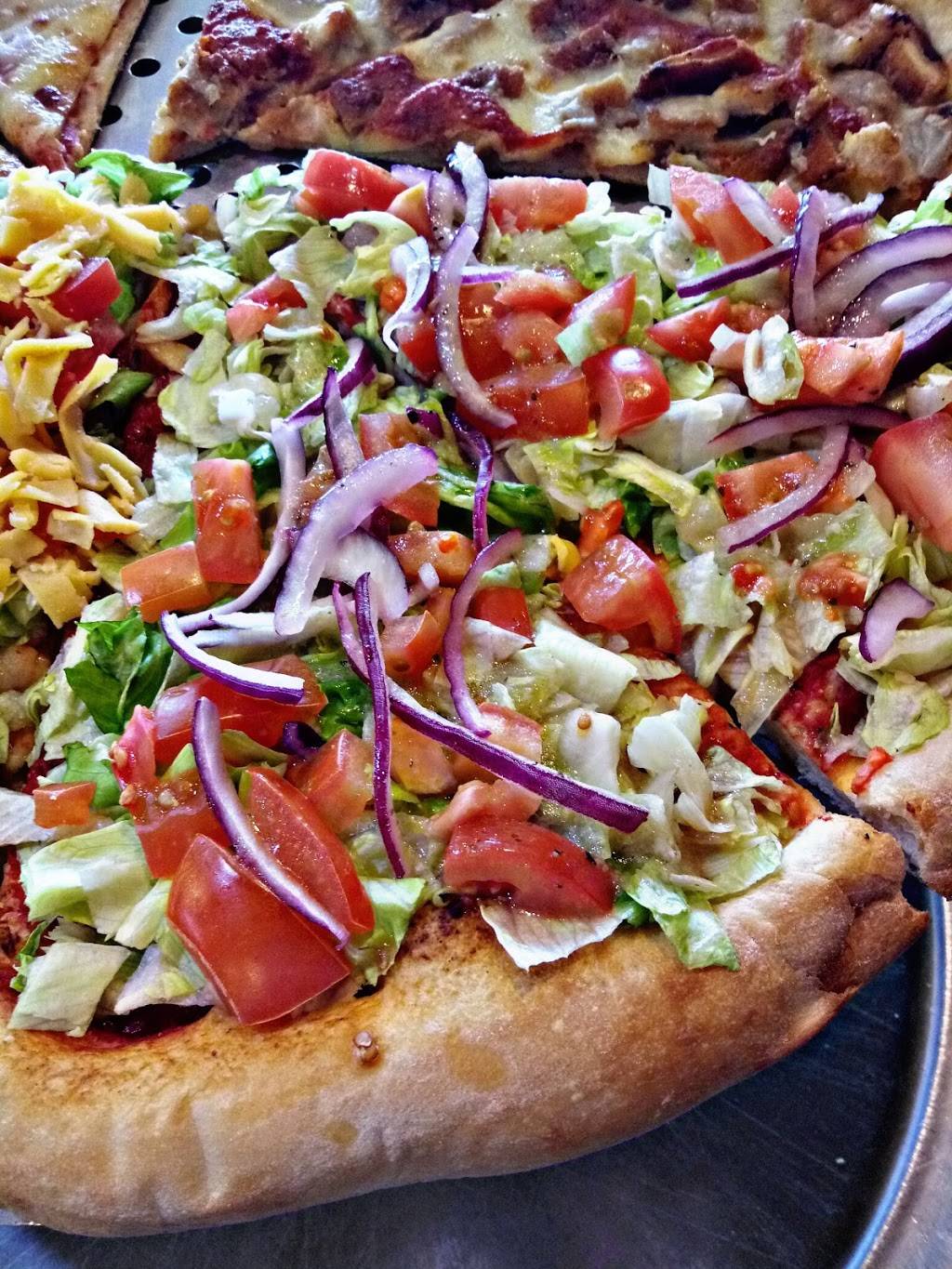 La Roma Pizza | restaurant | 401 Horseblock Road, Farmingville, NY 11738, USA | 6317362600 OR +1 631-736-2600