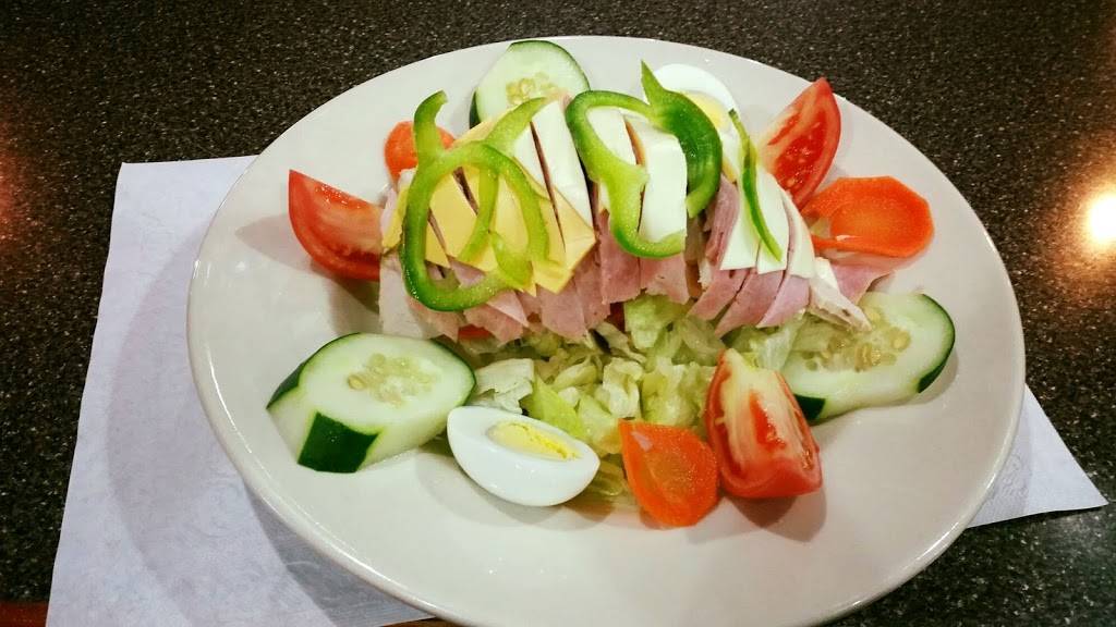 Michael’s Family Restaurant | restaurant | 2220 W Wisconsin Ave, Milwaukee, WI 53233, USA | 4143447333 OR +1 414-344-7333