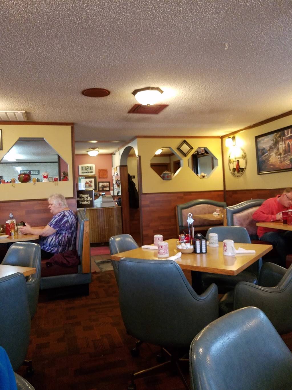 Red Apple | cafe | 1130 Franklin Grove Rd, Dixon, IL 61021, USA | 8152844549 OR +1 815-284-4549