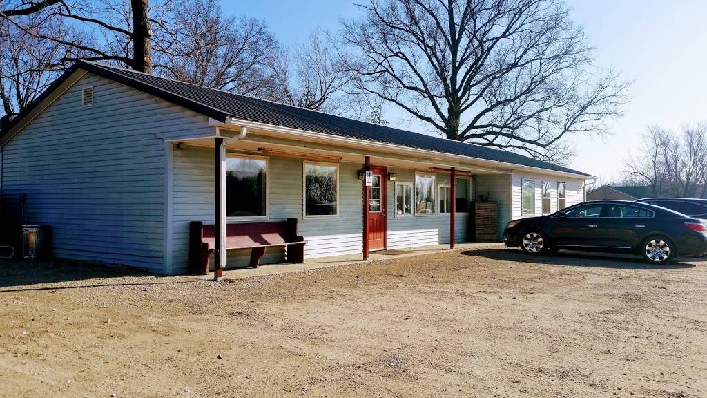 Smokin B | restaurant | 502 E Poplar St, Beecher City, IL 62414, USA | 6184875155 OR +1 618-487-5155