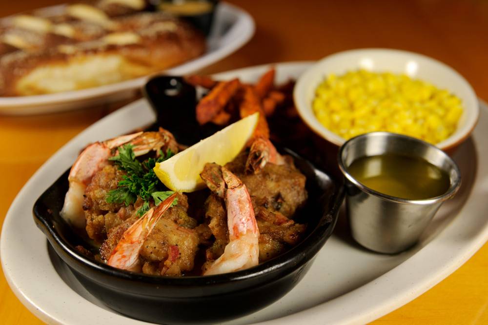 Winni Grille | restaurant | 650 Laconia Rd, Tilton, NH 03276, USA | 6035278217 OR +1 603-527-8217