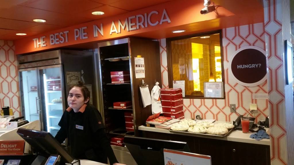 Village Inn | bakery | 535 Garden of the Gods Rd, Colorado Springs, CO 80907, USA | 7195985331 OR +1 719-598-5331