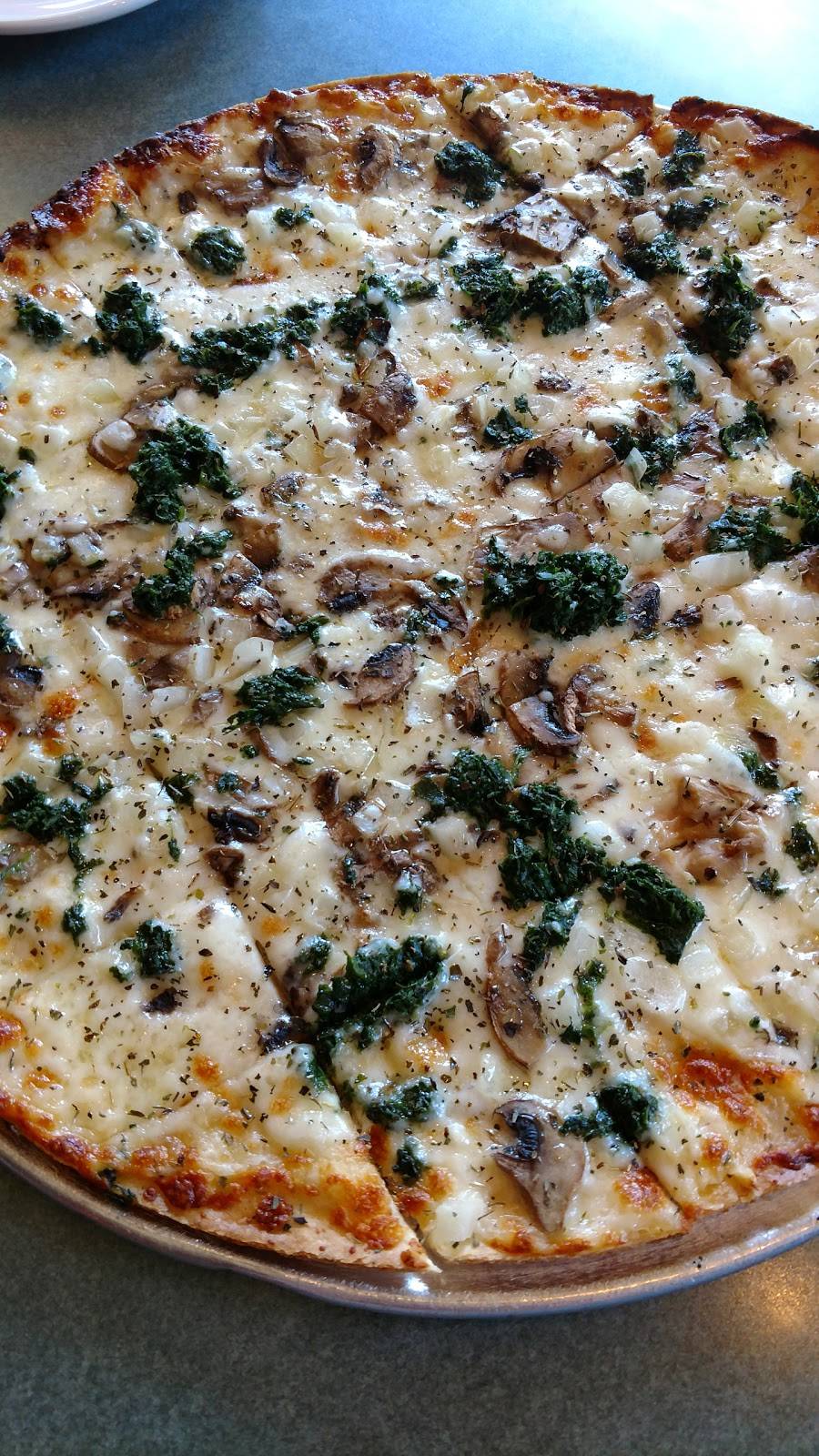 Jupiters Pizzeria & Billiards | restaurant | 39 E Main St, Champaign, IL 61820, USA | 2173985988 OR +1 217-398-5988