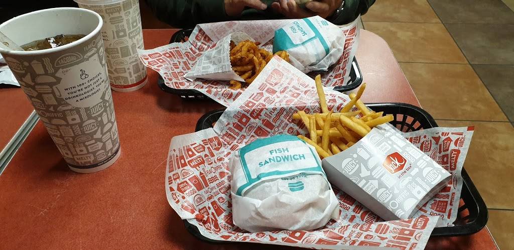Jack in the Box | restaurant | 3002 Ming Ave, Bakersfield, CA 93304, USA | 6618325942 OR +1 661-832-5942