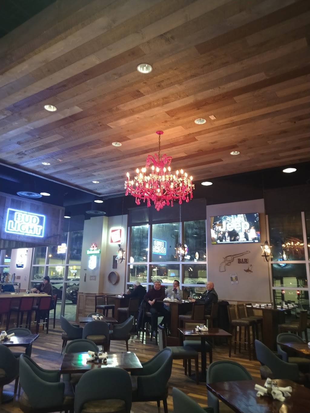 Mavericks Steak & Cocktails | restaurant | 500 Division St, Waite Park, MN 56387, USA | 3206407998 OR +1 320-640-7998