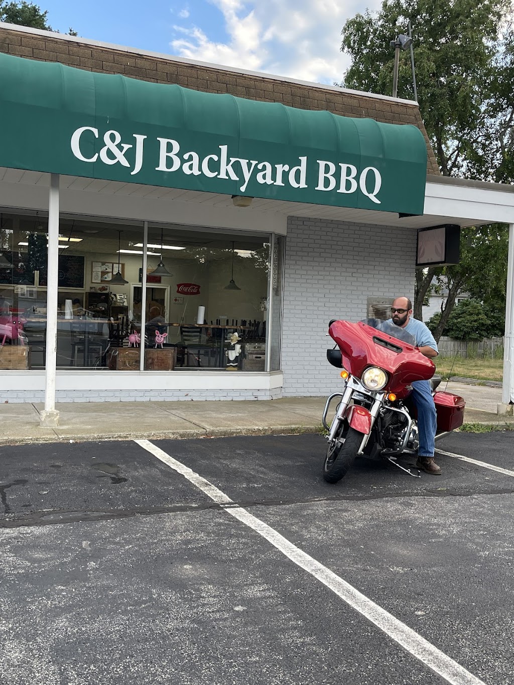C & J Backyard BBQ | restaurant | 60 Olney St, Seekonk, MA 02771, USA | 5085570738 OR +1 508-557-0738