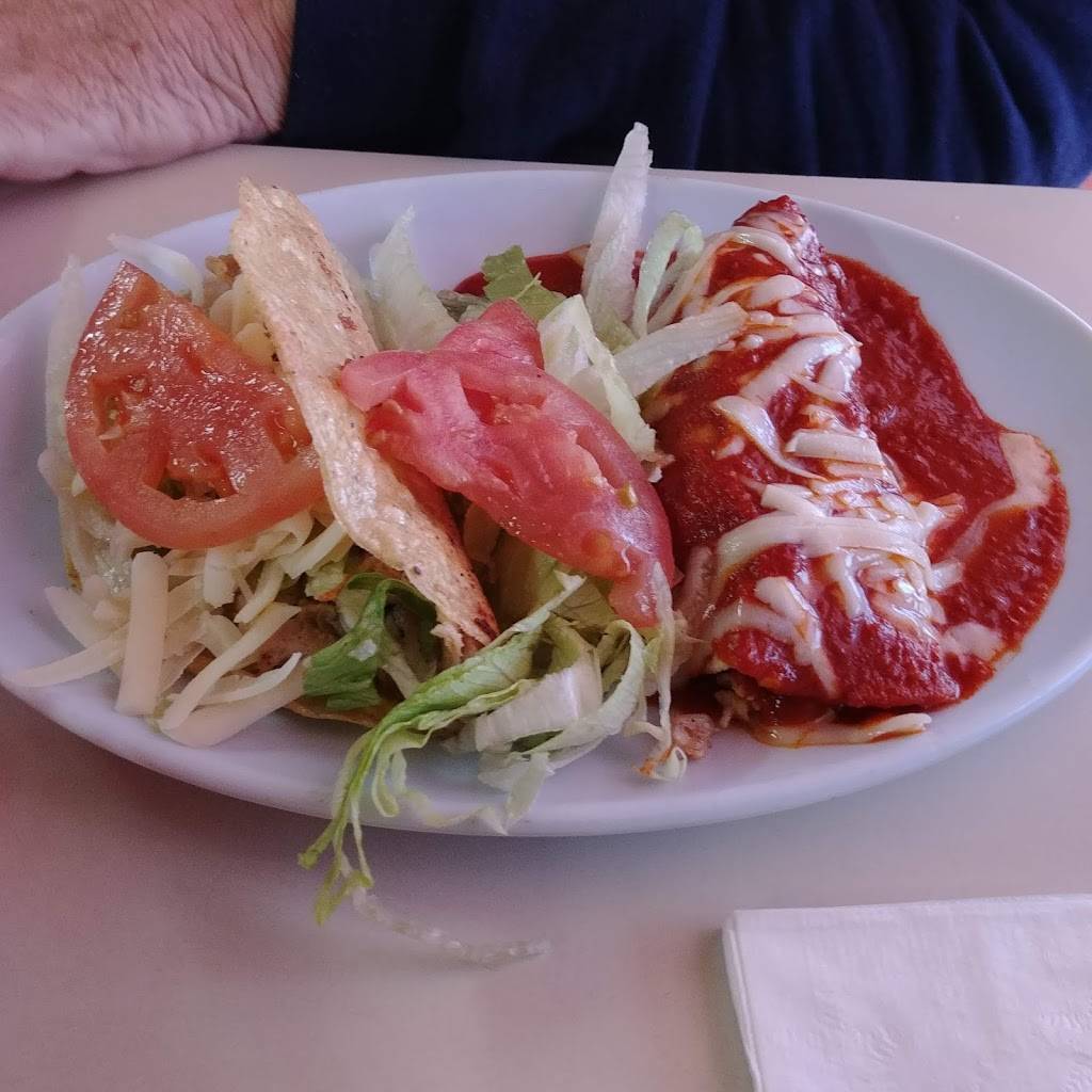 Super Burro | restaurant | 5819 Dyer St, El Paso, TX 79904, USA | 9155624028 OR +1 915-562-4028