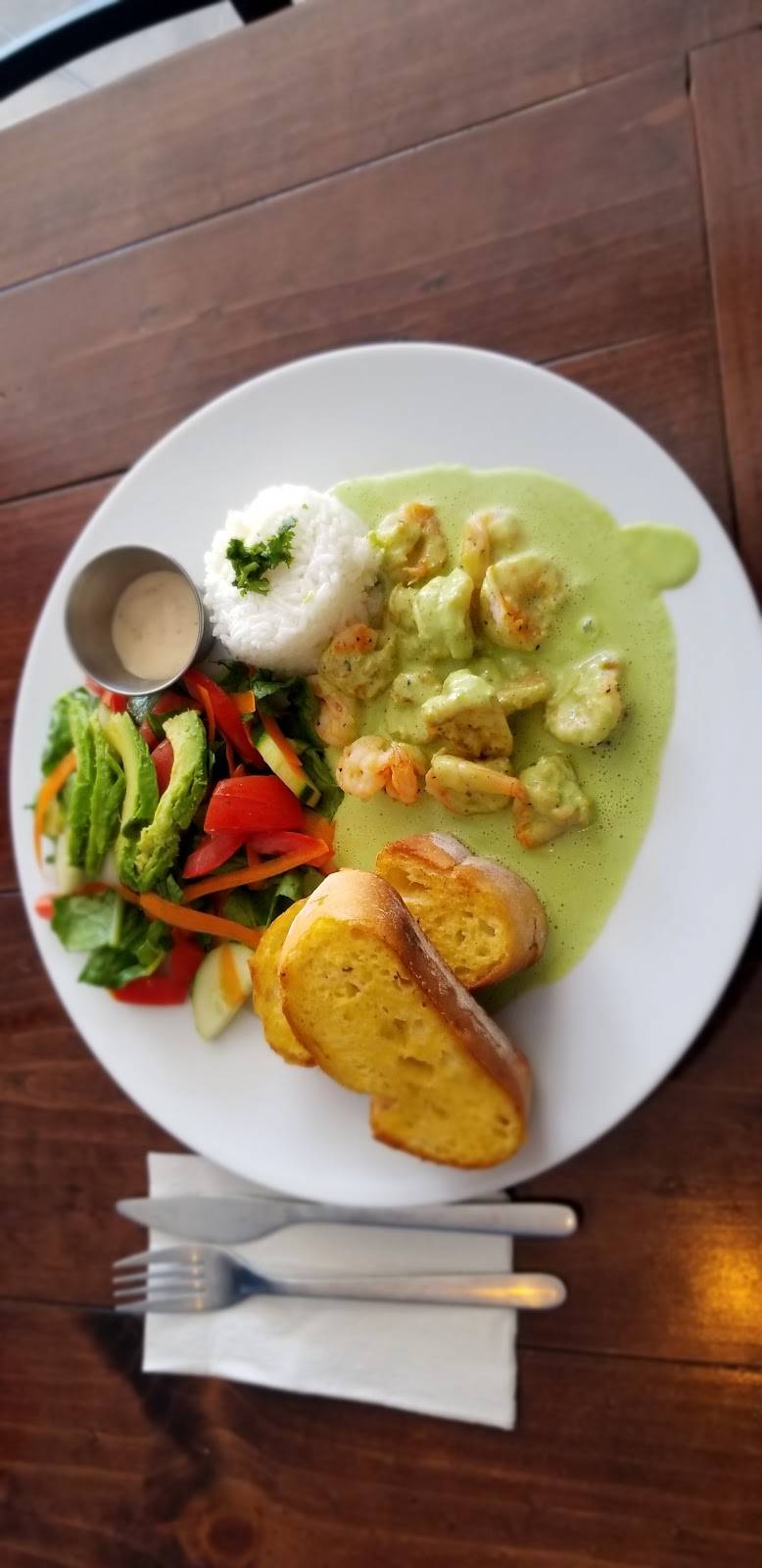 Sal & Pimienta | restaurant | y #107, Av Revolución, Mexicali &, El Refugio, 21440 Tecate, B.C., Mexico | 016651040537 OR +52 665 104 0537