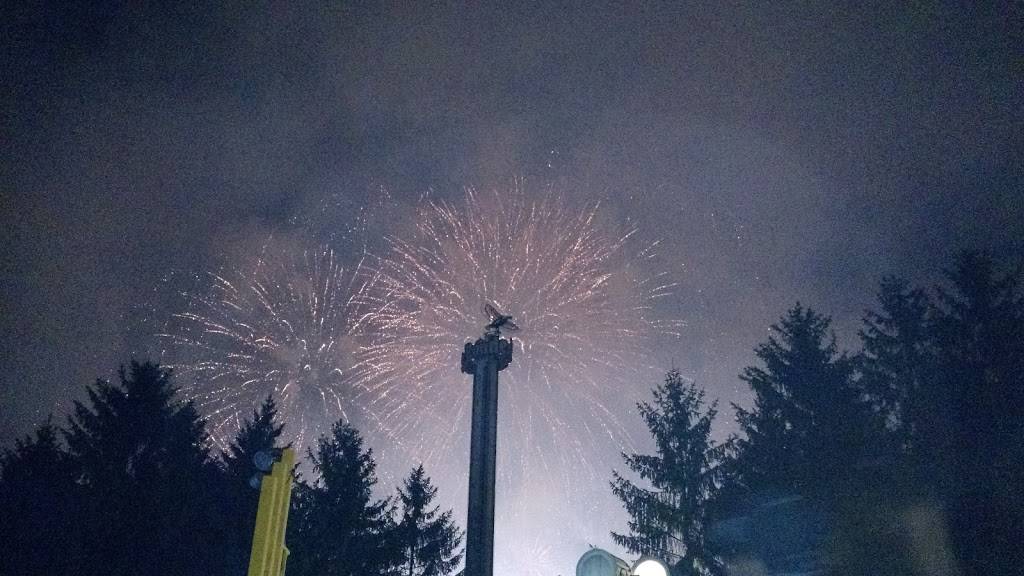 Queues de Castor | restaurant | 22 Chemin Macdonald, Montréal, QC H3C 6A3, Canada | 5143972000 OR +1 514-397-2000