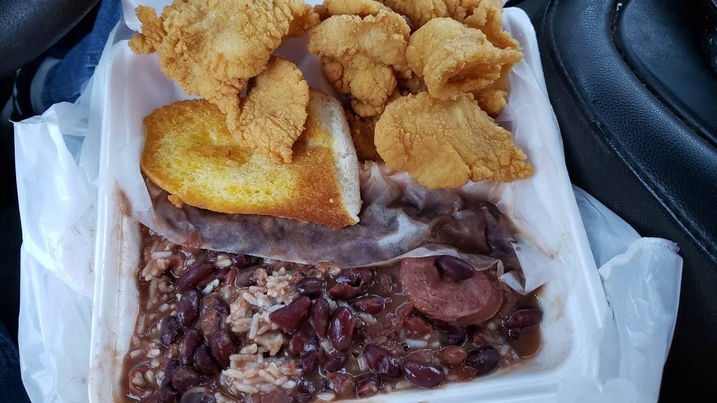 Julies Kitchen | restaurant | 5609 Read Blvd, New Orleans, LA 70127, USA | 5042487319 OR +1 504-248-7319