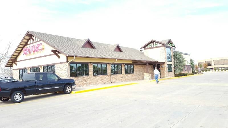 Braums Ice Cream & Burger Restaurant | restaurant | 4101 NW 39th St, Oklahoma City, OK 73112, USA | 4059481010 OR +1 405-948-1010