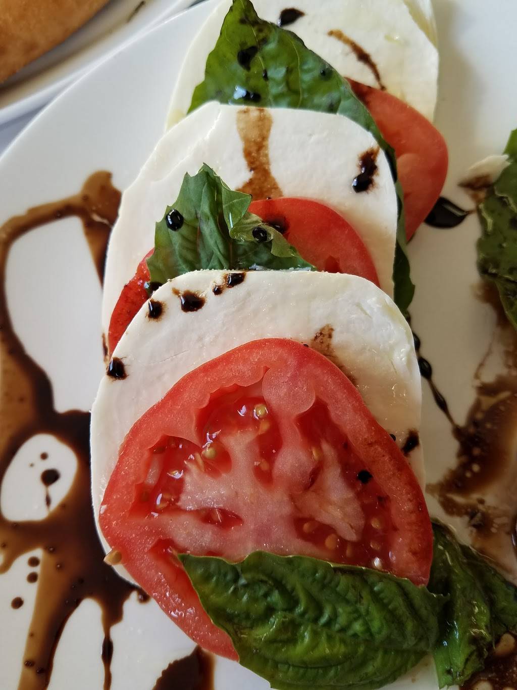 Gulinos Pizza & Sons | restaurant | 1406 N Henry St, Bay City, MI 48706, USA | 9898907585 OR +1 989-890-7585