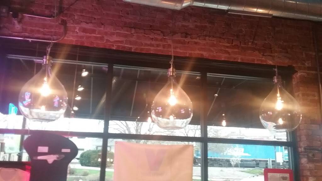 The Stand | restaurant | 542 Crescent Blvd, Glen Ellyn, IL 60137, USA | 6304698000 OR +1 630-469-8000