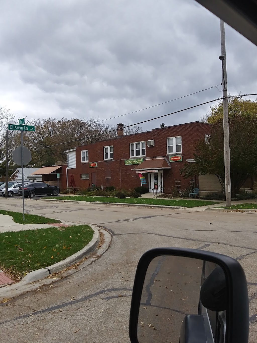 Kregers Brat and Sausage Haus | restaurant | 605 N Ellsworth St, Naperville, IL 60563, USA | 6303554418 OR +1 630-355-4418