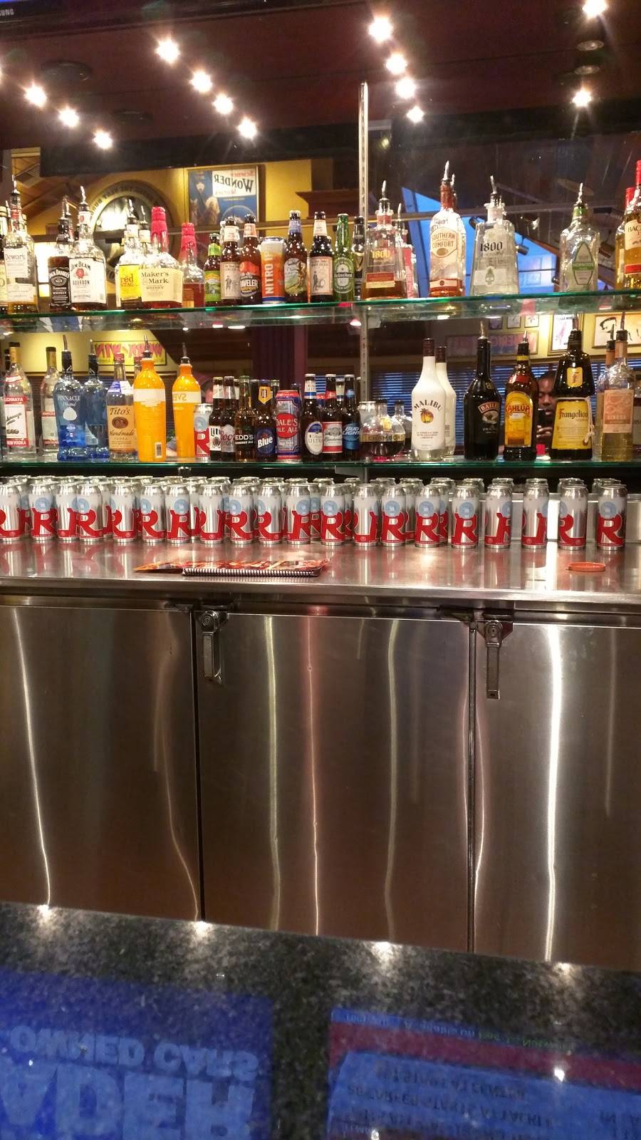 Red Robin Gourmet Burgers and Brews | restaurant | 15777 Eureka Rd, Southgate, MI 48195, USA | 7342850009 OR +1 734-285-0009