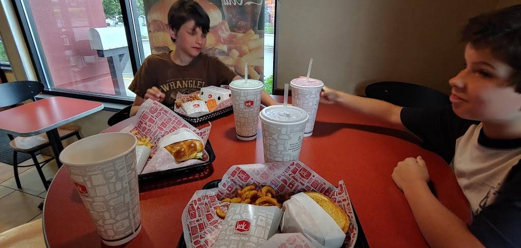 Jack in the Box | restaurant | 22633 Marine View Dr S, Des Moines, WA 98198, USA | 2068700995 OR +1 206-870-0995