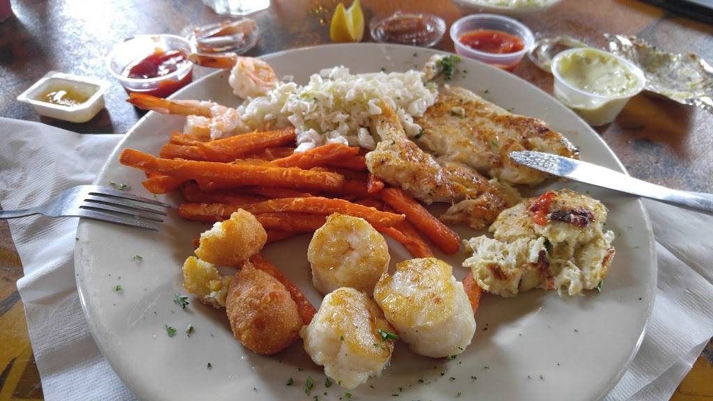 Fish Market Restaurant | restaurant | 7611 Old Branch Ave, Clinton, MD 20735, USA | 3015997900 OR +1 301-599-7900