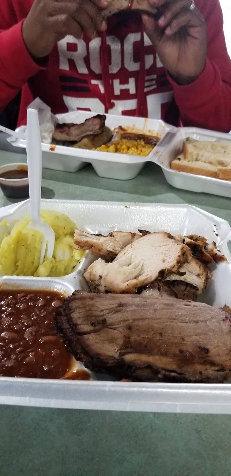 Baby Back Shak | restaurant | 1800 S Akard St, Dallas, TX 75215, USA | 2144287427 OR +1 214-428-7427