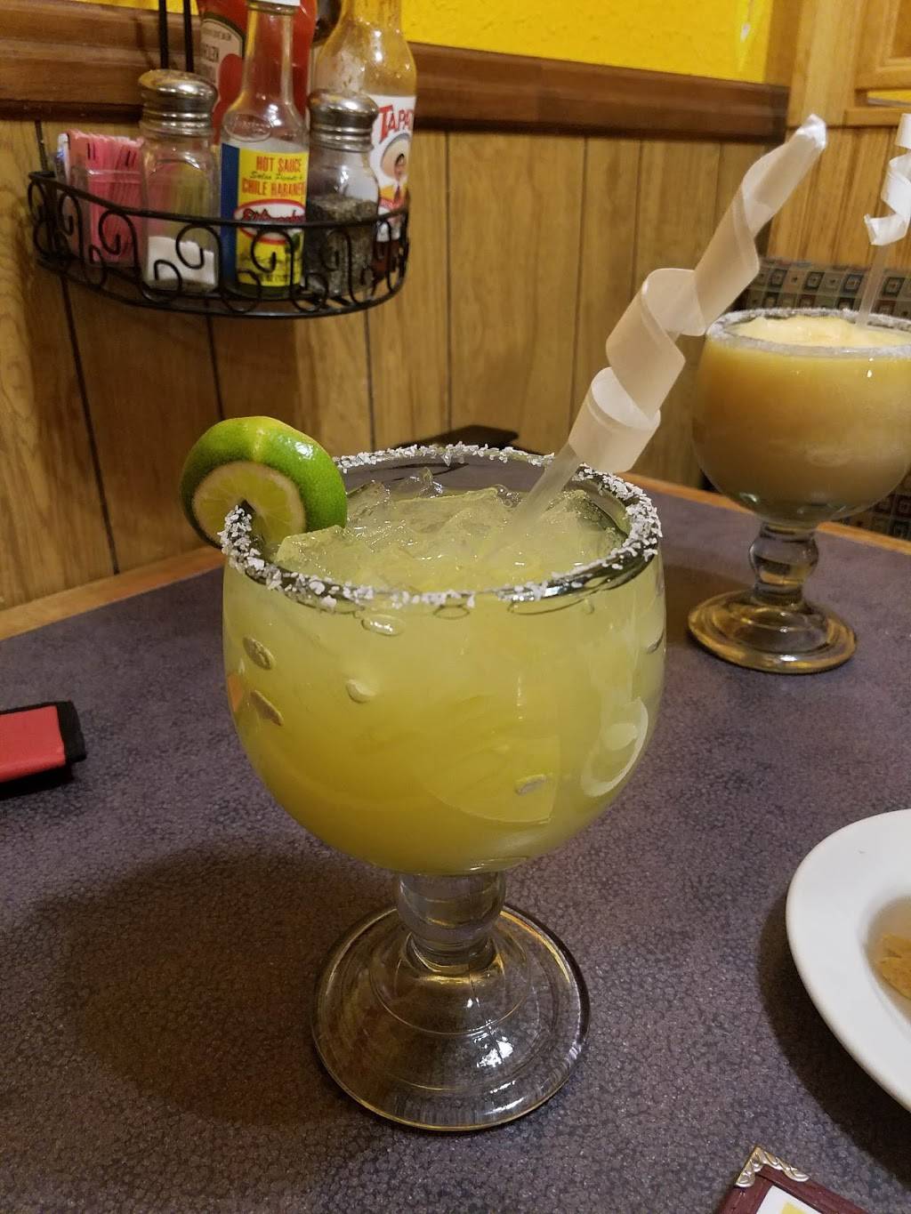 Roccos Pizza | restaurant | 1930 Sandy Hook Rd, Goochland, VA 23063, USA | 8045563434 OR +1 804-556-3434