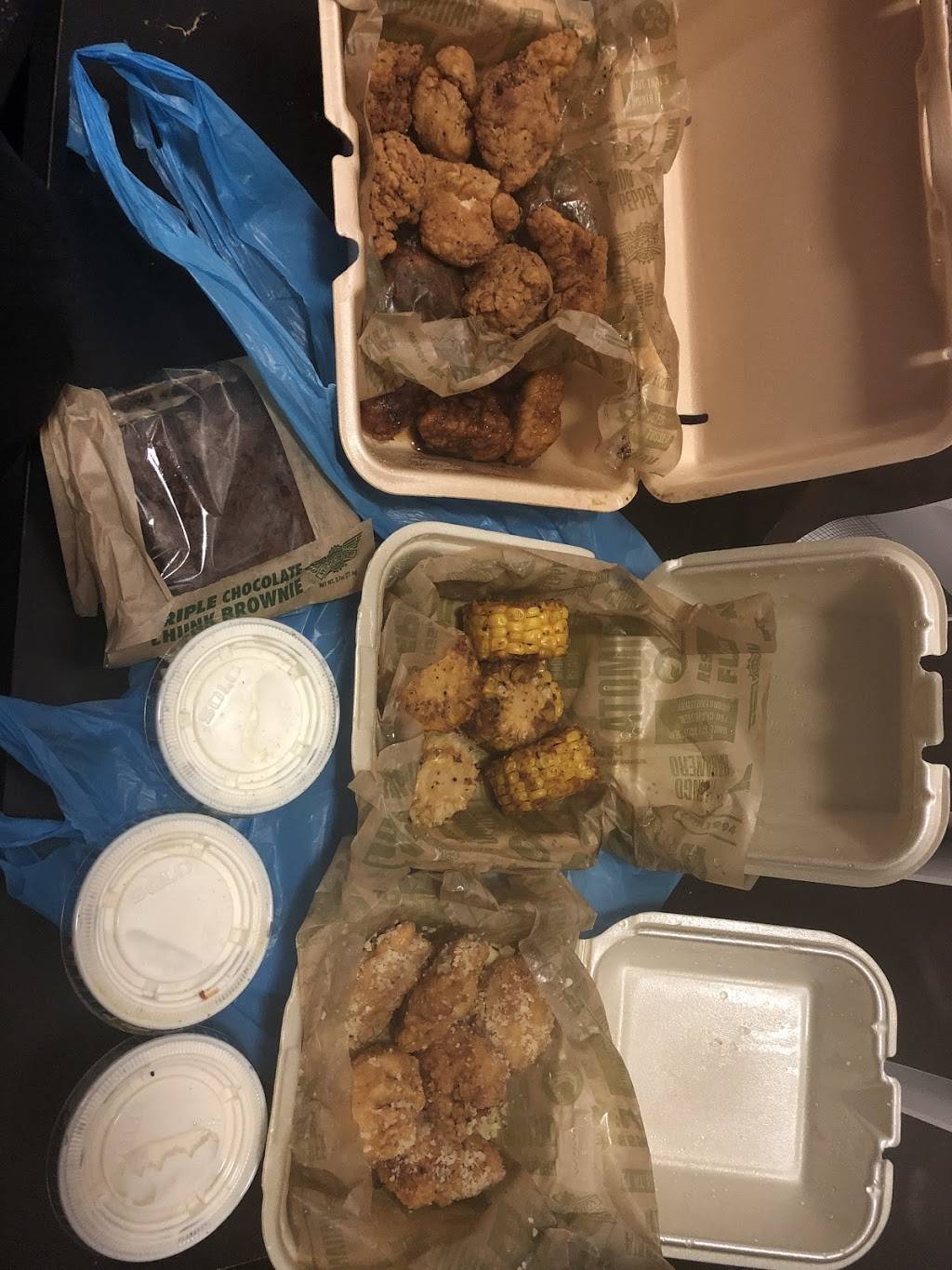 Wingstop | restaurant | 9164 Overland Plaza, Overland, MO 63114, USA | 3144279464 OR +1 314-427-9464