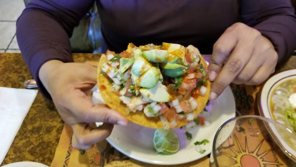 Lauras Mexican & Seafood Restaurant | restaurant | 9057 Woodman Ave, Arleta, CA 91331, USA | 8188915191 OR +1 818-891-5191
