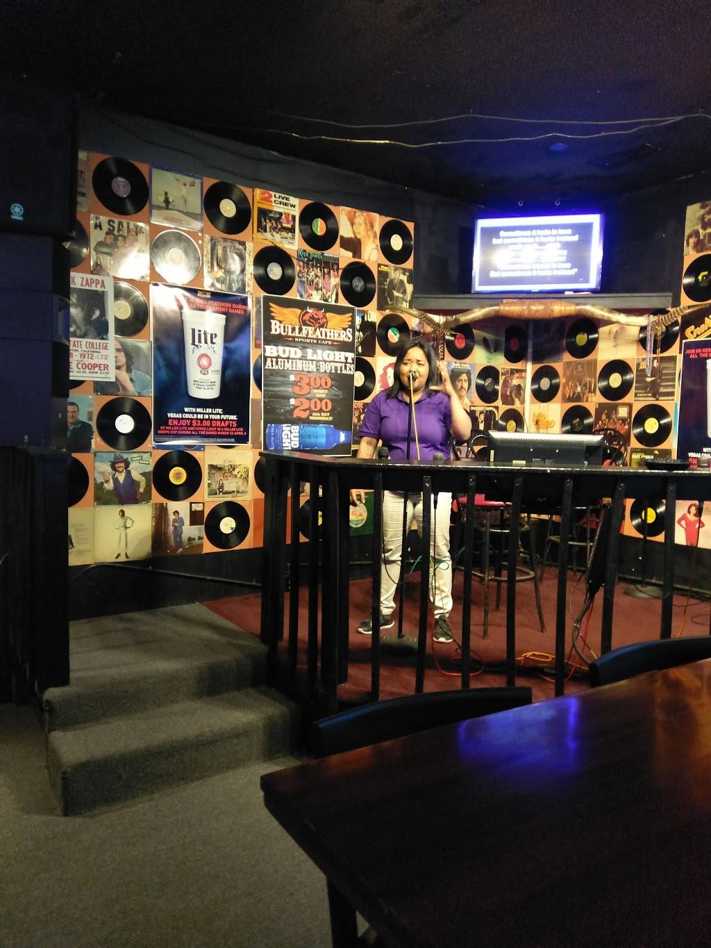 Bullfeathers | restaurant | 10535 Kingston Pike Kingston Pike, Knoxville, TN 37922, USA | 8656901786 OR +1 865-690-1786