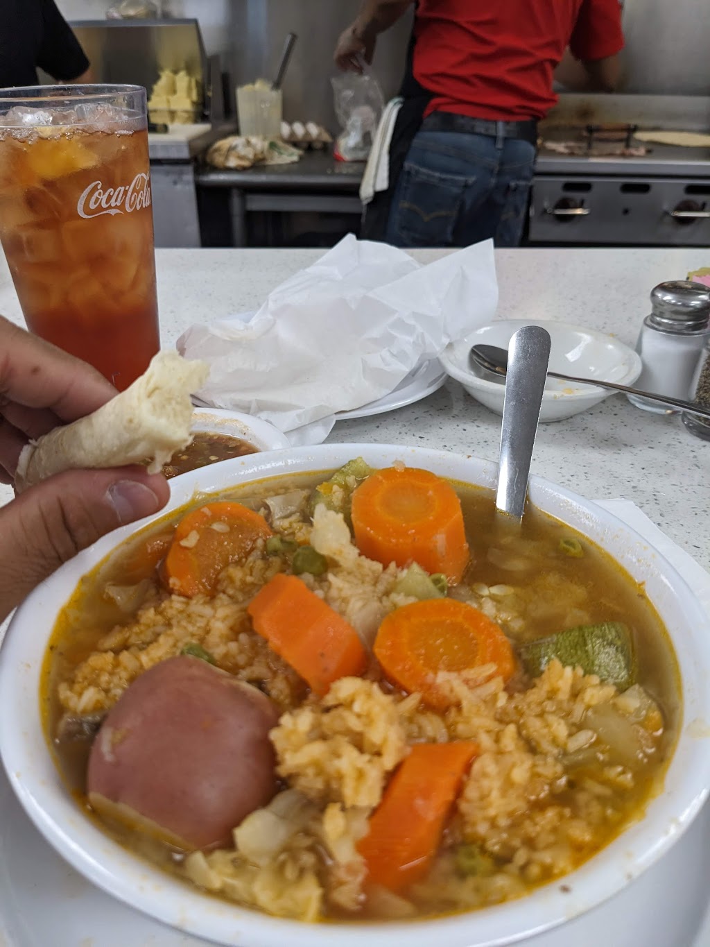 Ernie’s Cafe | restaurant | 6982 Industrial Ave, El Paso, TX 79915, USA | 9157787285 OR +1 915-778-7285