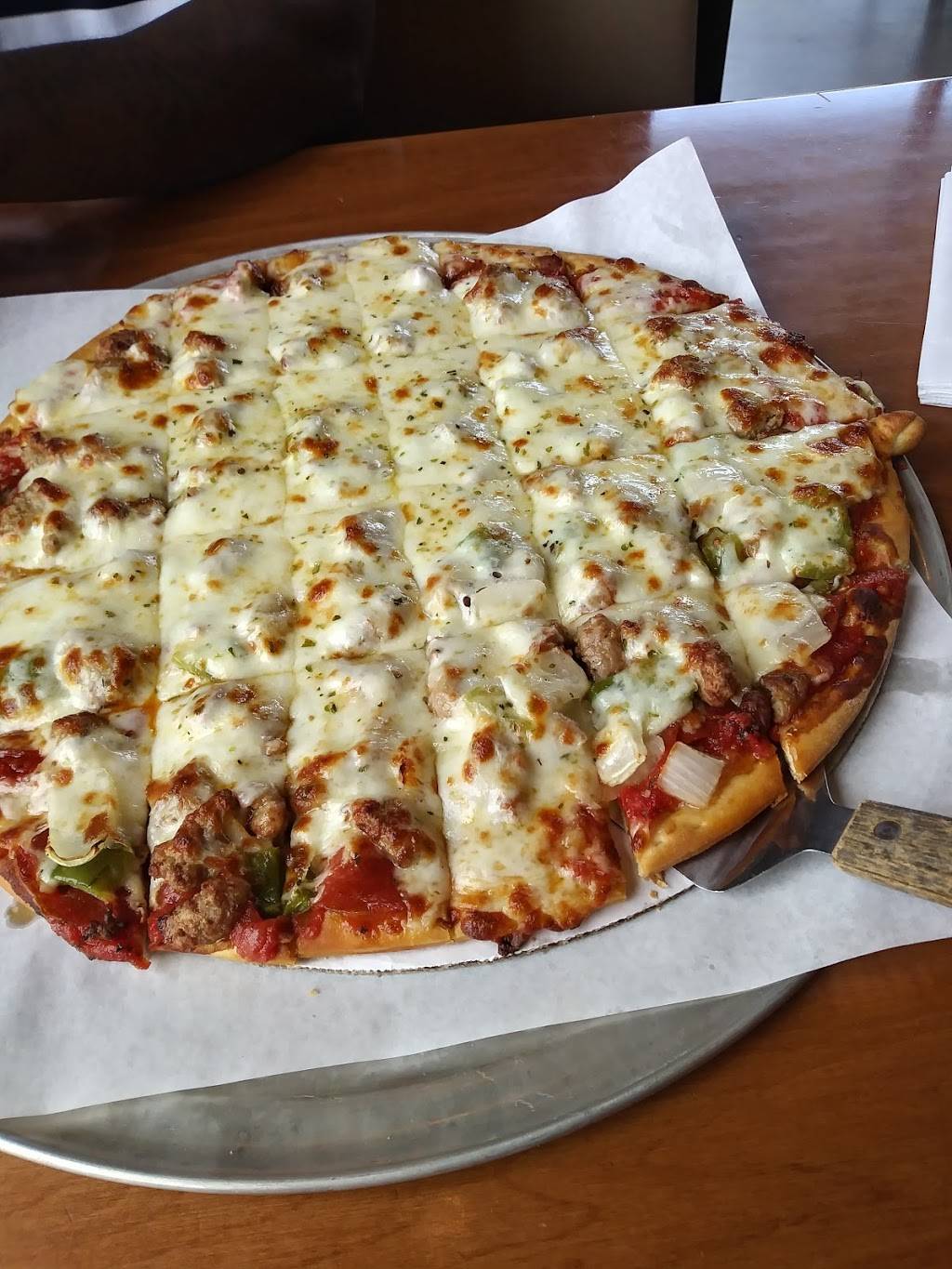 Nancys Pizza | restaurant | 2301 W Monroe St, Springfield, IL 62704, USA | 2176790456 OR +1 217-679-0456