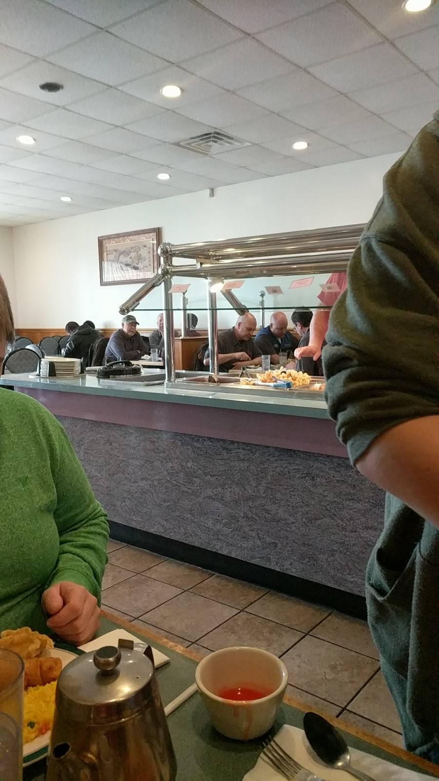 Great Dragon Buffet | restaurant | 3911 Center Point Rd NE, Cedar Rapids, IA 52402, USA | 3192940397 OR +1 319-294-0397