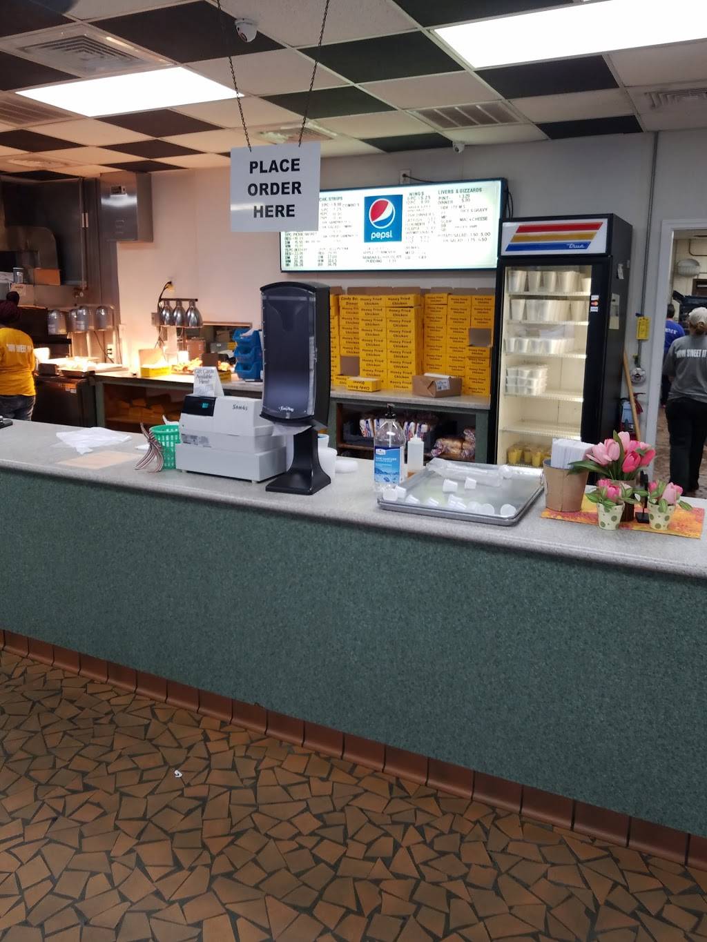 Yogi Bear Honey Fried Chicken | restaurant | 514 S 5th St, Hartsville, SC 29550, USA | 8433327031 OR +1 843-332-7031