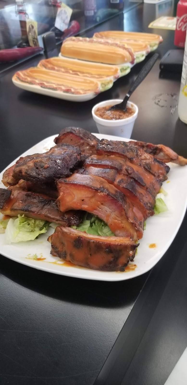 Doggz & Hoggz | restaurant | 781 Main St, Falmouth, MA 02540, USA | 5085483663 OR +1 508-548-3663