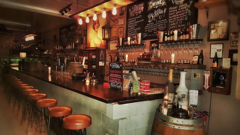 THE BARONESS bar + kitchen | restaurant | 4126 Crescent St, Long Island City, NY 11101, USA | 7187845065 OR +1 718-784-5065