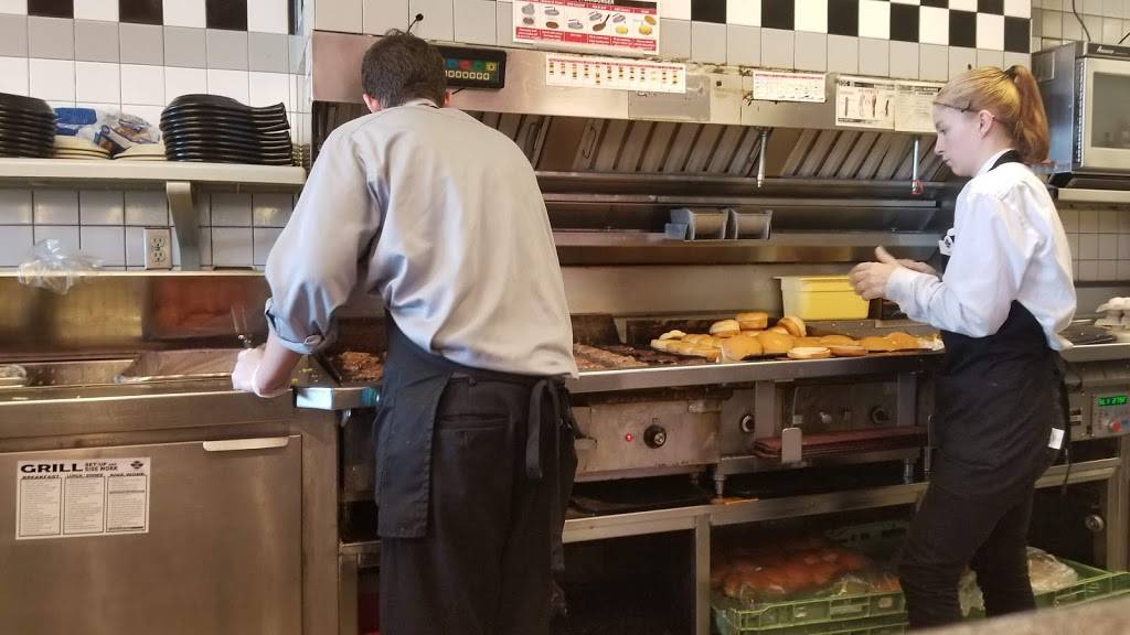 Steak n Shake | restaurant | 1471 N Westwood Blvd, Poplar Bluff, MO 63901, USA | 5737856111 OR +1 573-785-6111