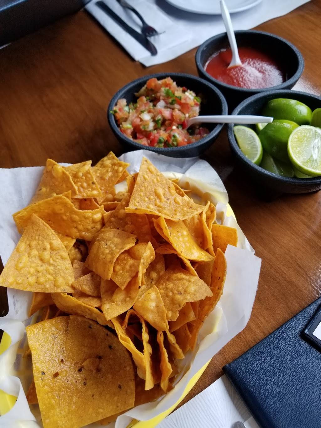 La Casa De La Langosta | restaurant | Rentería 3, Centro, 22716 Puerto Nuevo, B.C., Mexico | 016616141072 OR +52 661 614 1072