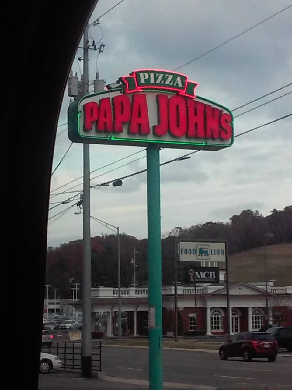 Papa Johns Pizza | restaurant | 3111 Bristol Hwy, Johnson City, TN 37601, USA | 4232834400 OR +1 423-283-4400