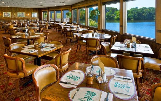 Twin Oaks Restaurant | restaurant | 100 Sabra St, Cranston, RI 02910, USA | 4017819693 OR +1 401-781-9693