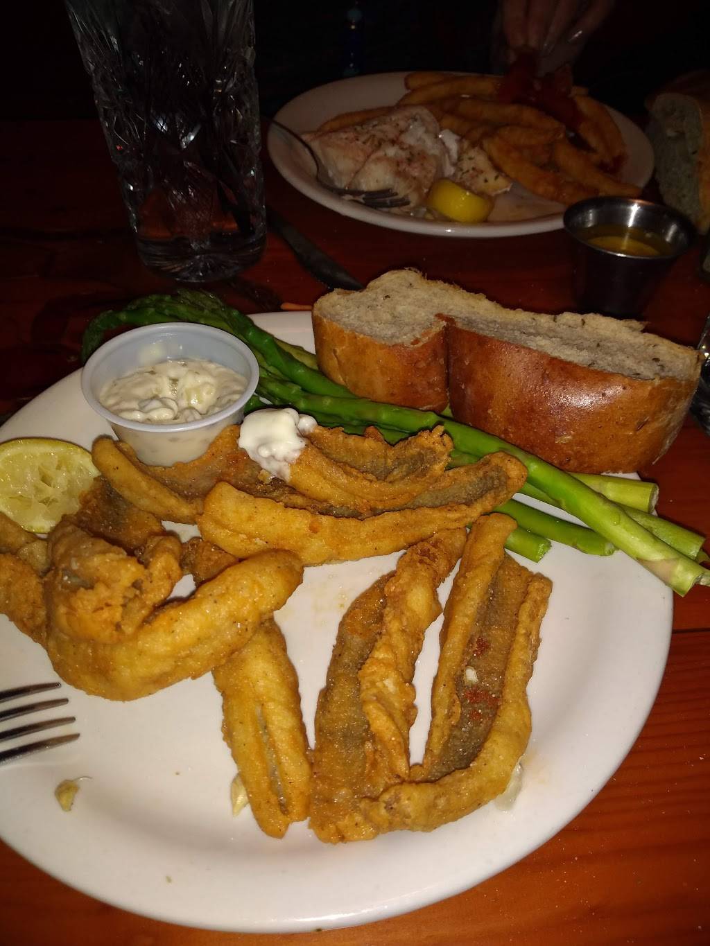 Nueskes at Gullivers Landing | restaurant | 1701 Mallard Ln, Wausau, WI 54401, USA | 7158498409 OR +1 715-849-8409