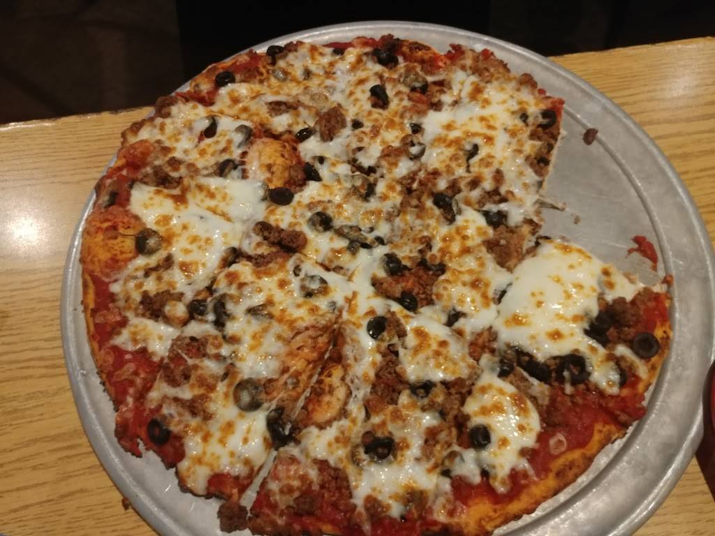 Johnny Sortinos Pizza Parlor | restaurant | 7880 L St, Omaha, NE 68127, USA | 4023395050 OR +1 402-339-5050