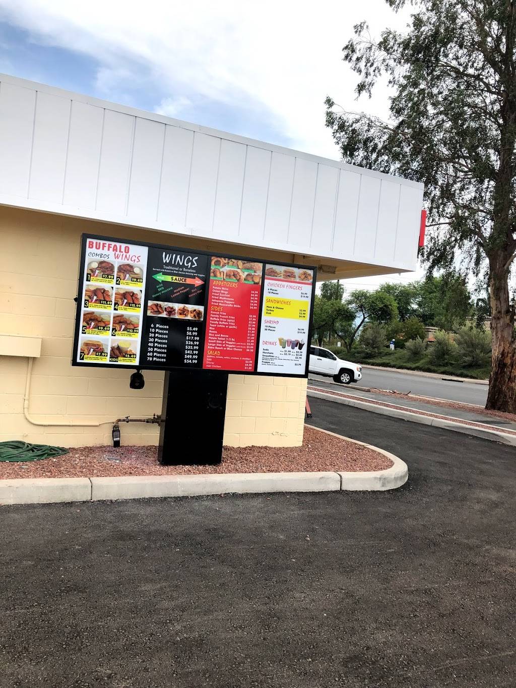 Buffalo Wings | restaurant | 485 N Grande Ave, Tucson, AZ 85745, USA | 5208822047 OR +1 520-882-2047