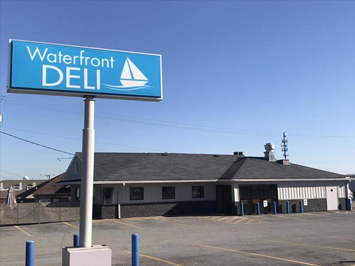 Waterfront Deli | restaurant | 1813 Kimberly Rd, Bettendorf, IA 52722, USA | 5633594300 OR +1 563-359-4300