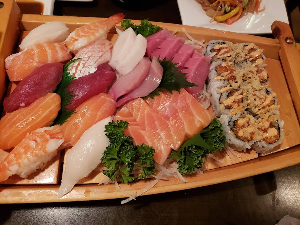 Ichiban Sushi House - Japanese and Korean Restaurant | restaurant | 3315 Fairview St #4, Burlington, ON L7N 3N9, Canada | 9056343636 OR +1 905-634-3636