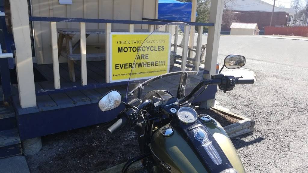 Mannys Pizza | restaurant | 302 North St, Dalton, MA 01226, USA | 4138425289 OR +1 413-842-5289