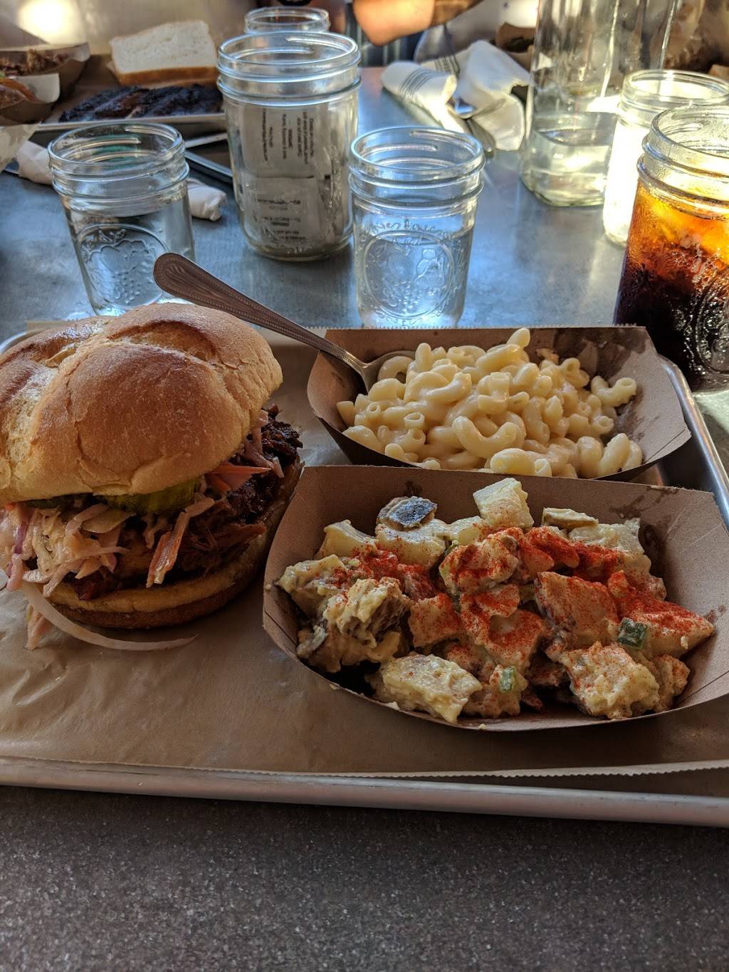 Ore Nells Barbecue | restaurant | 2 Badgers Island W, Kittery, ME 03904, USA | 2077032340 OR +1 207-703-2340